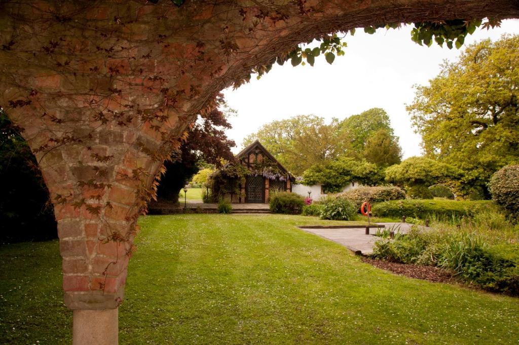 Ghyll Manor Country Hotel هورشام المظهر الخارجي الصورة